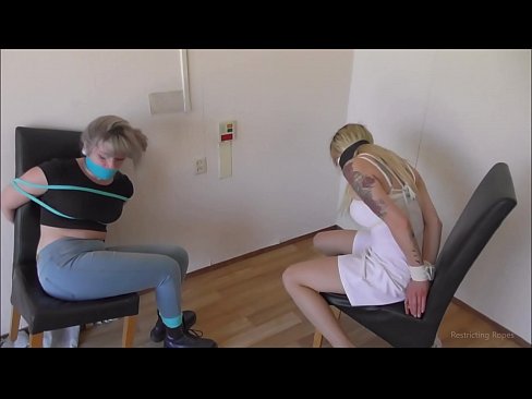 ❤️ Toksomaniulo / ligita kaj buŝoŝtopita / junulino en mizero ❤️❌ Nur porno ĉe eo.villagesexvideos.ru