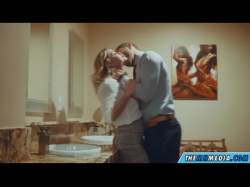 ❤️ Kiam belplena blondulo delogas vin en publika necesejo ❤️❌ Nur porno ĉe eo.villagesexvideos.ru
